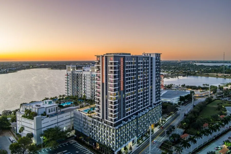 Luminaire West Palm Beach lifestyle